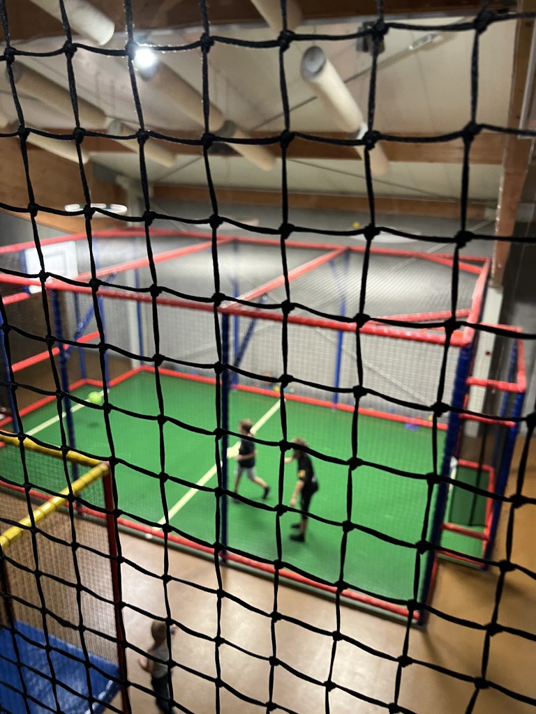 Landal Sonnenberg Indoor Spielplatz Cage Soccer Fußball